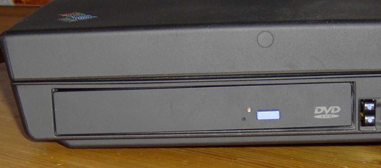 770-cdrw-modified-bezel-flush-with-laptop (40K)